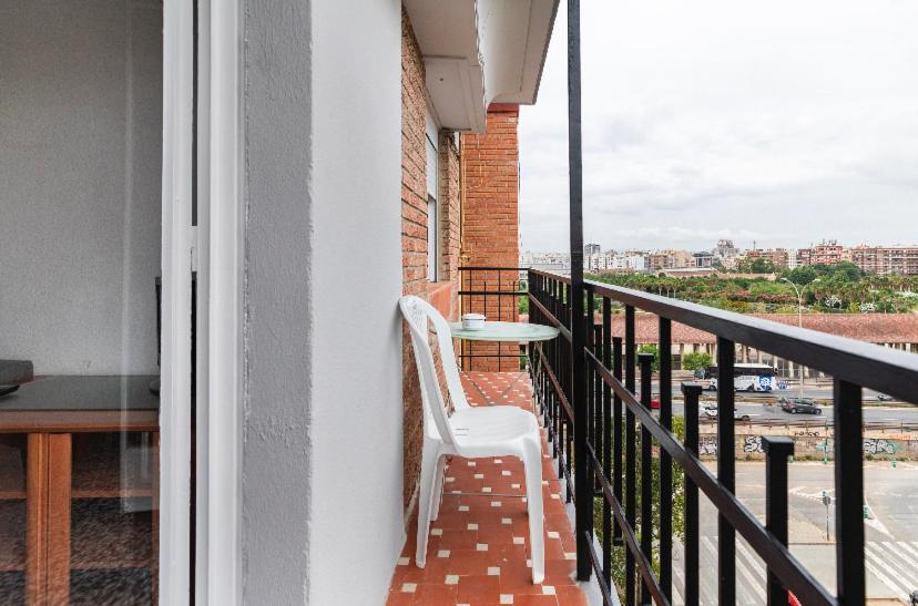 Private In Shared Workstay Homestay Valencia